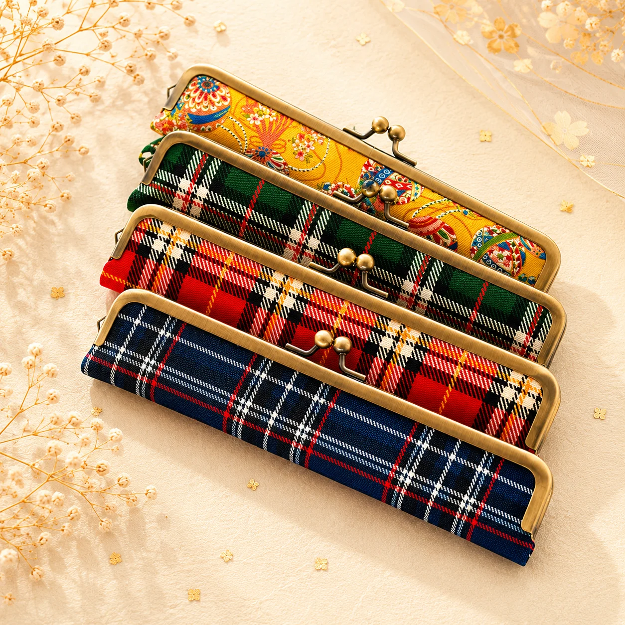 Slim gamaguchi pen case in a handmade Japanese pattern